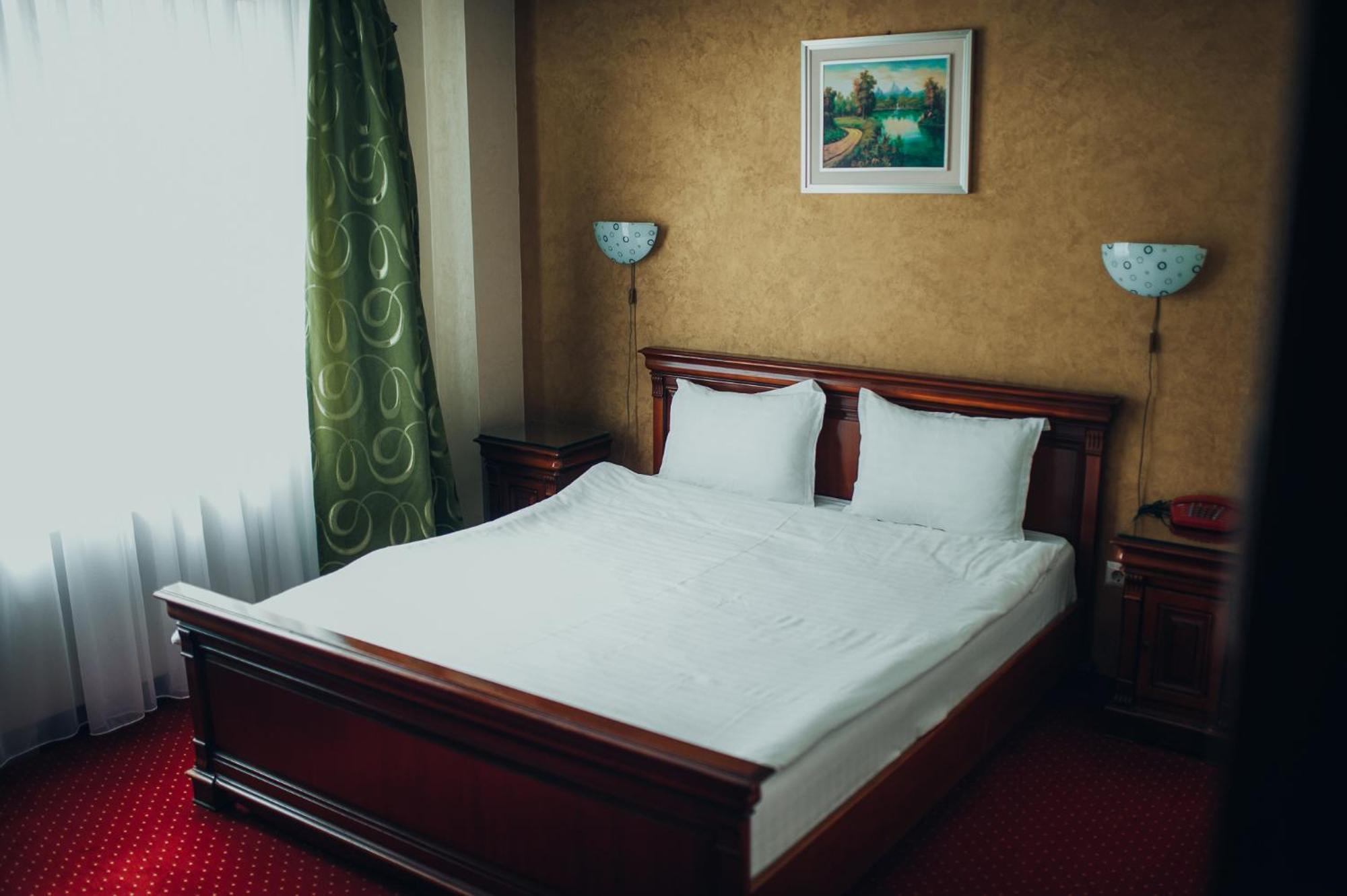 Hotel Bavaria Craiova Exterior photo