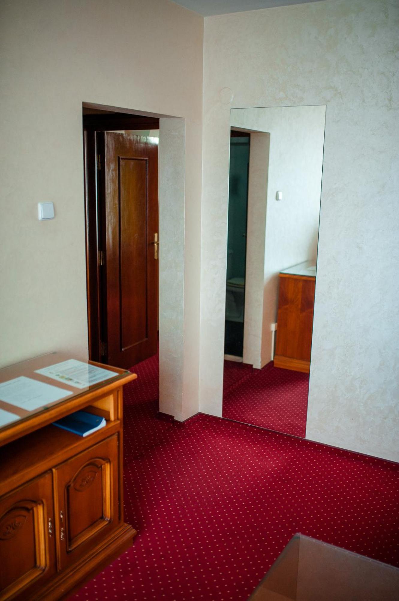 Hotel Bavaria Craiova Exterior photo