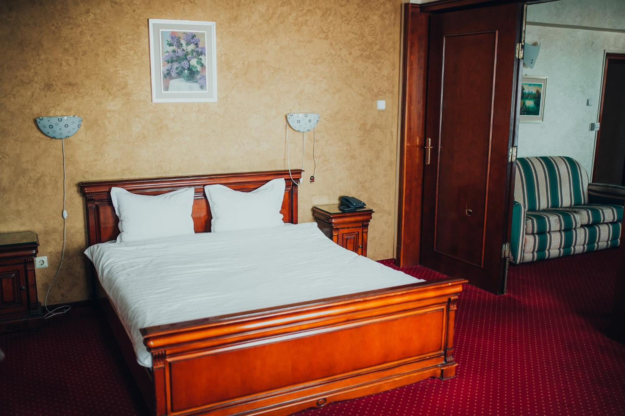 Hotel Bavaria Craiova Exterior photo