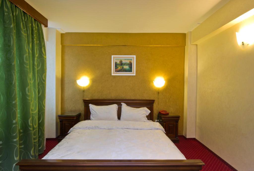 Hotel Bavaria Craiova Exterior photo