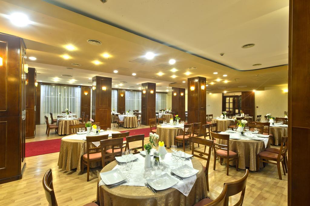 Hotel Bavaria Craiova Exterior photo