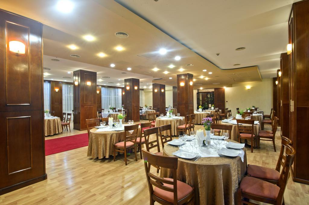 Hotel Bavaria Craiova Exterior photo